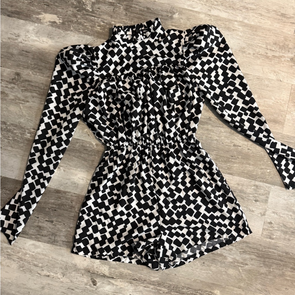 Monochrome romper - Picture 2 of 3